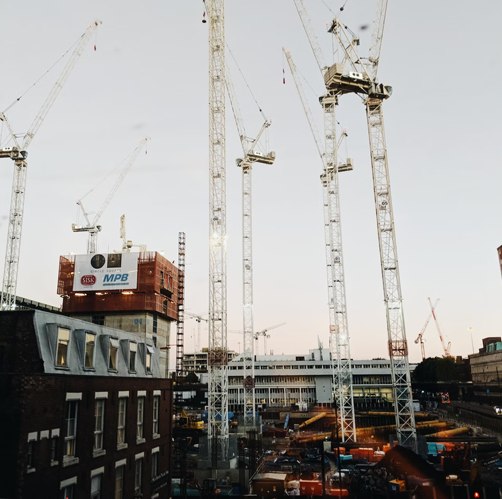 
        Hampshire Crane Hire Made Easy with Hire A Crane
        